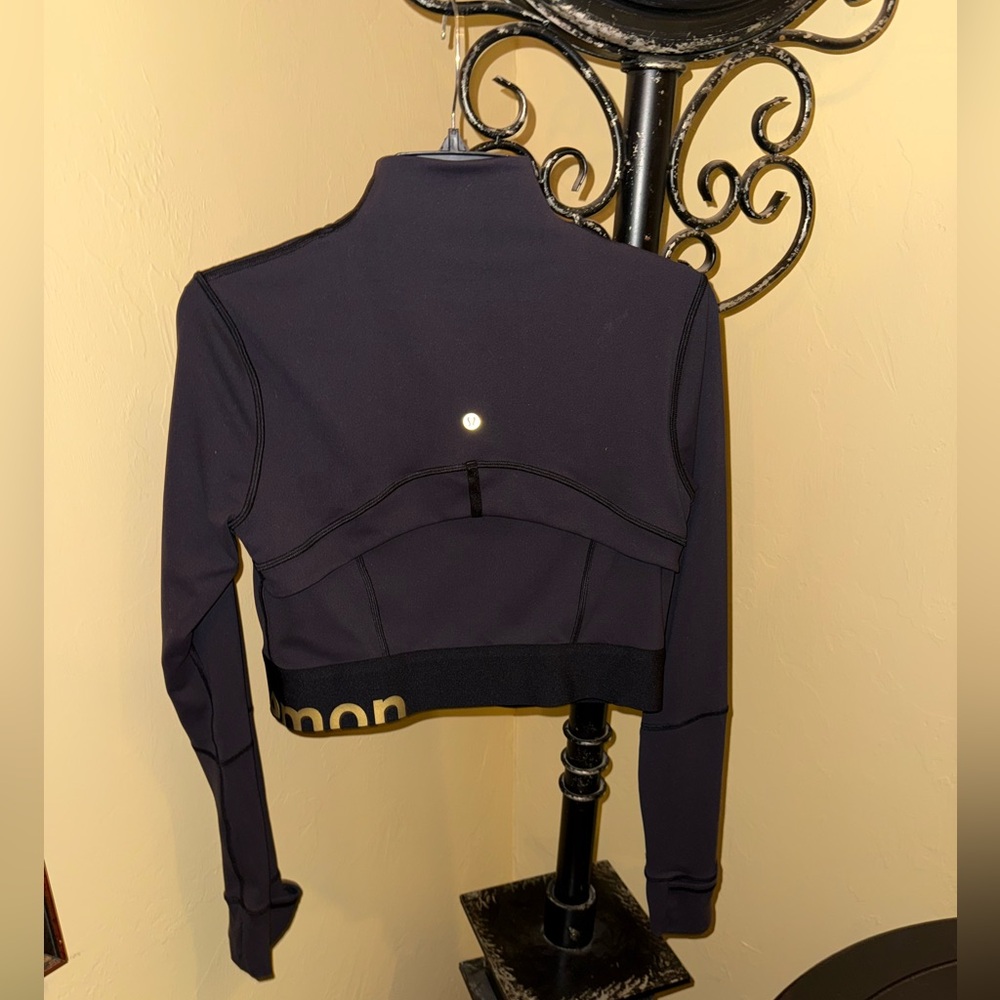 #546 NWOT Lululemon Define Jacket Cropped *Gold Black - Sz 10 - Wordmark (Rare) - Picture 4 of 5